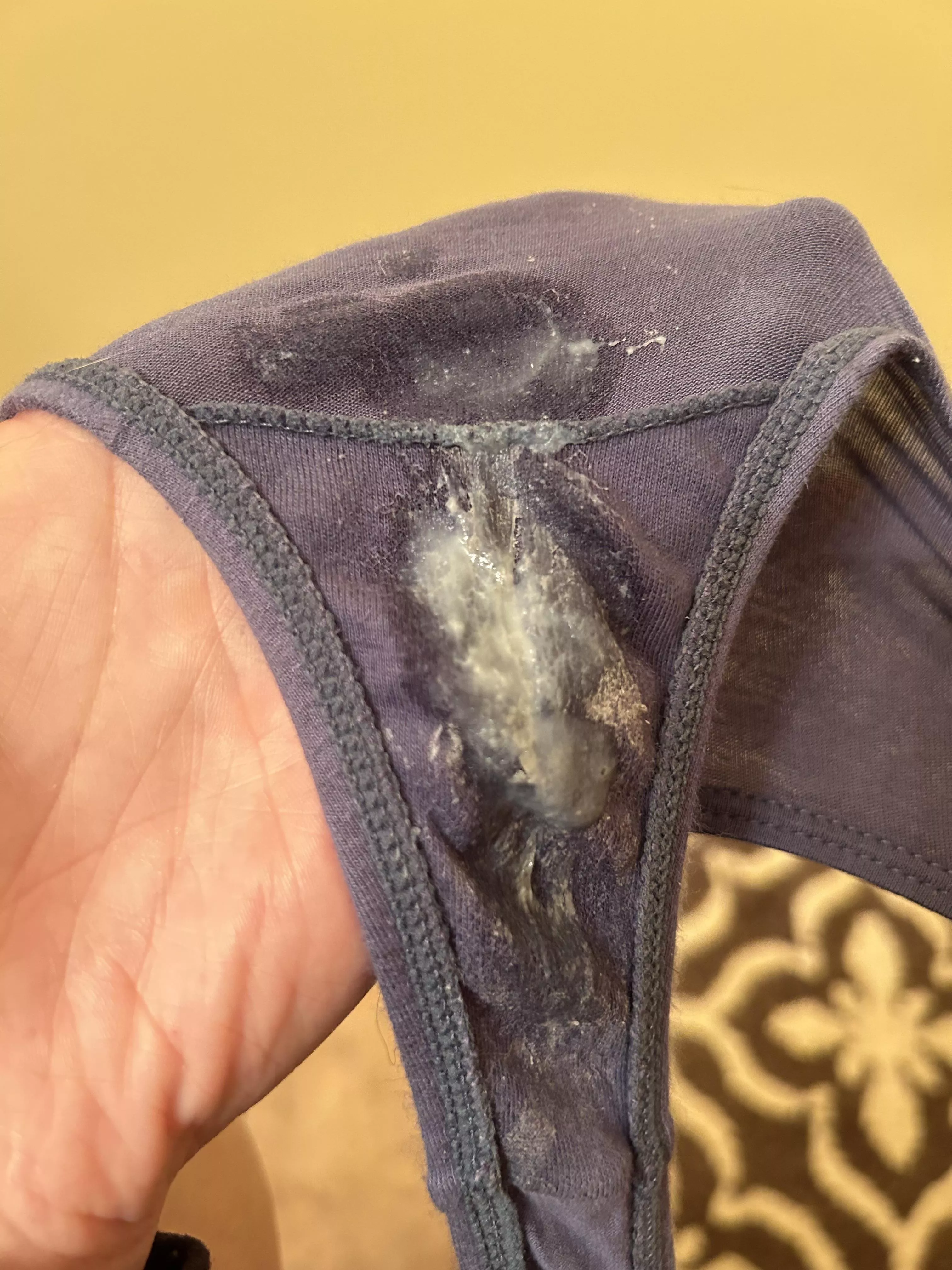 Lots of wetness 💦 posted by xraebby