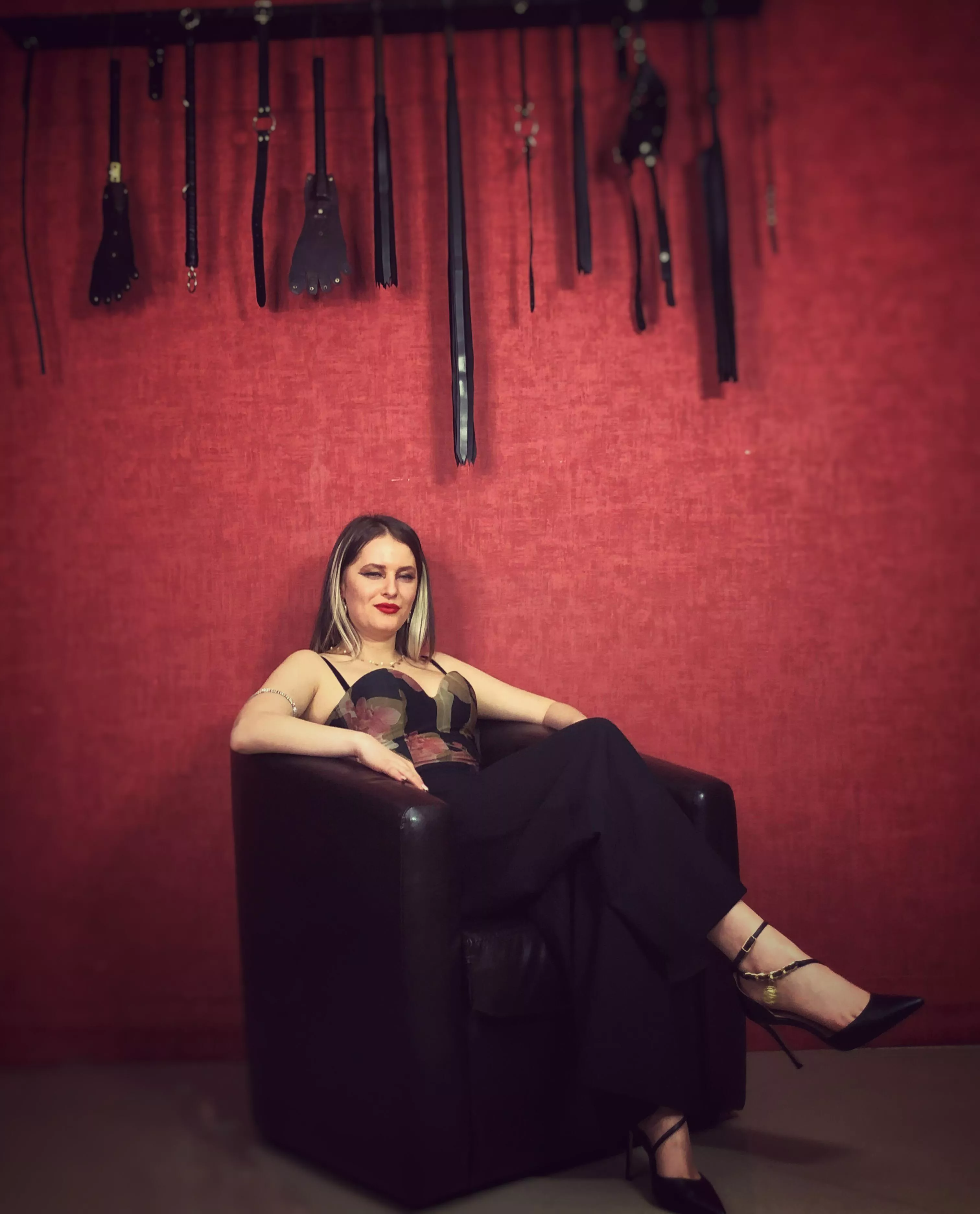 Lovely corset on my body posted by noirqueenie