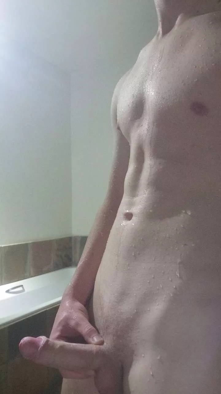 (m) 18 post shower pic posted by spicy_cd