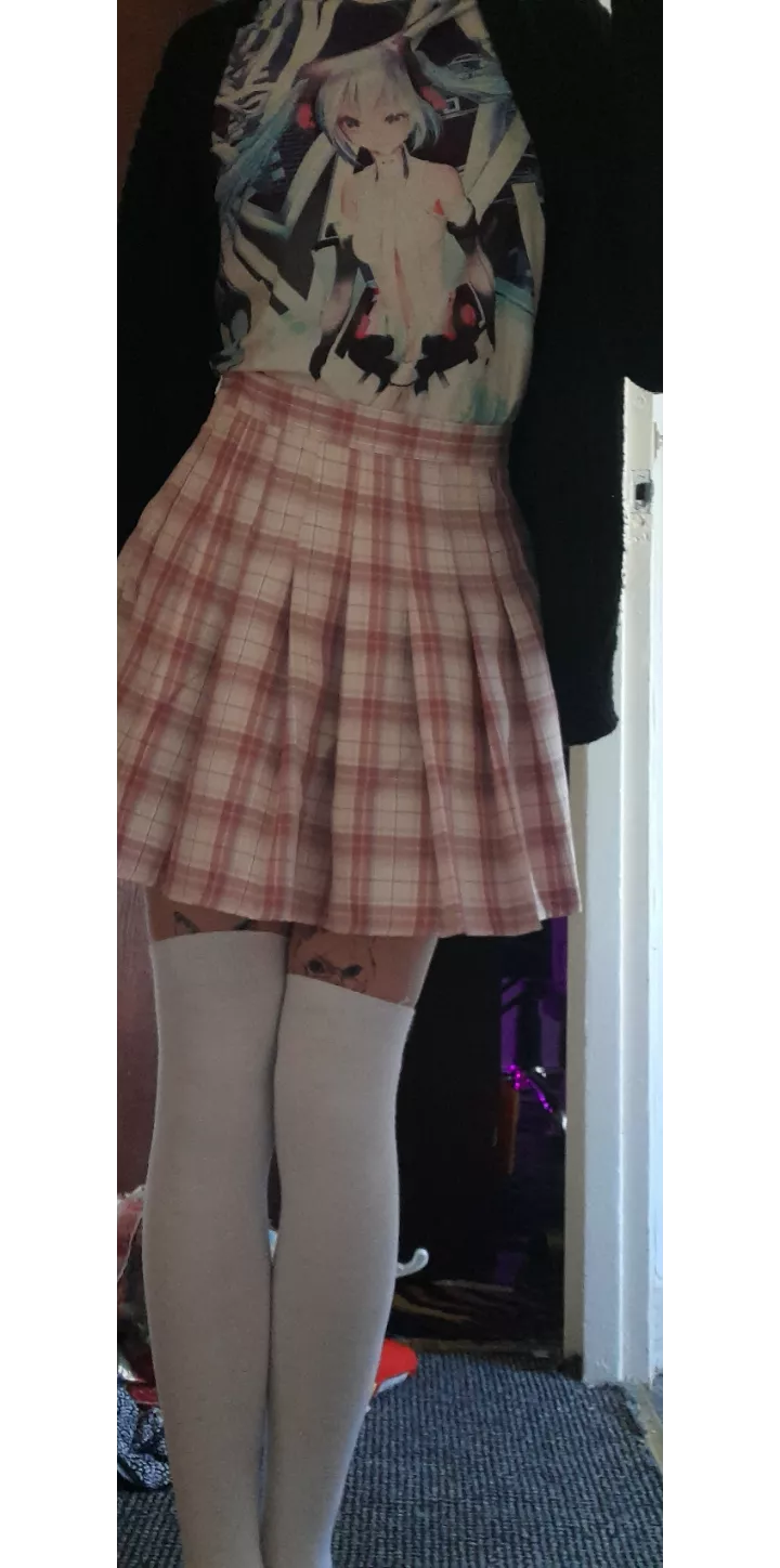 might not be dressed the part but i'm going to see the mario movie today! super excited -3- posted by ulyvanosk