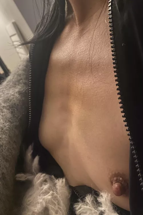 My new wet suit top . Do you like ? by Lil_Brooke_Young