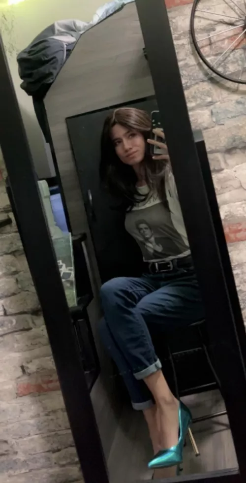 not sure if i love my new hair 😩 by uljjhangyuri04