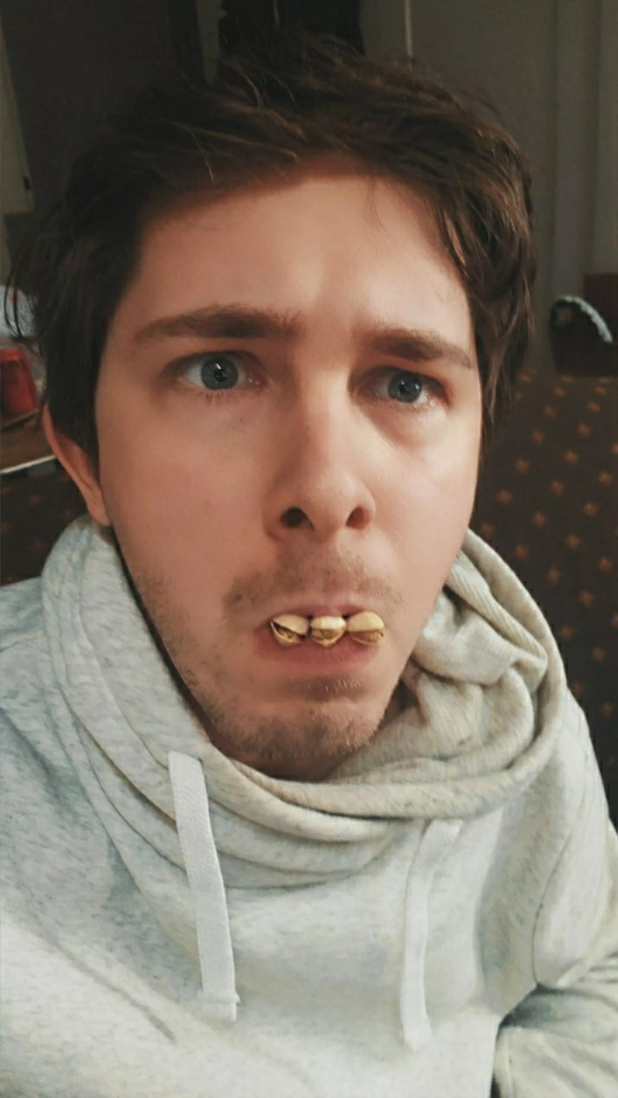 Pistachios VS Peanuts: GO! posted by JohanTheJomosexual