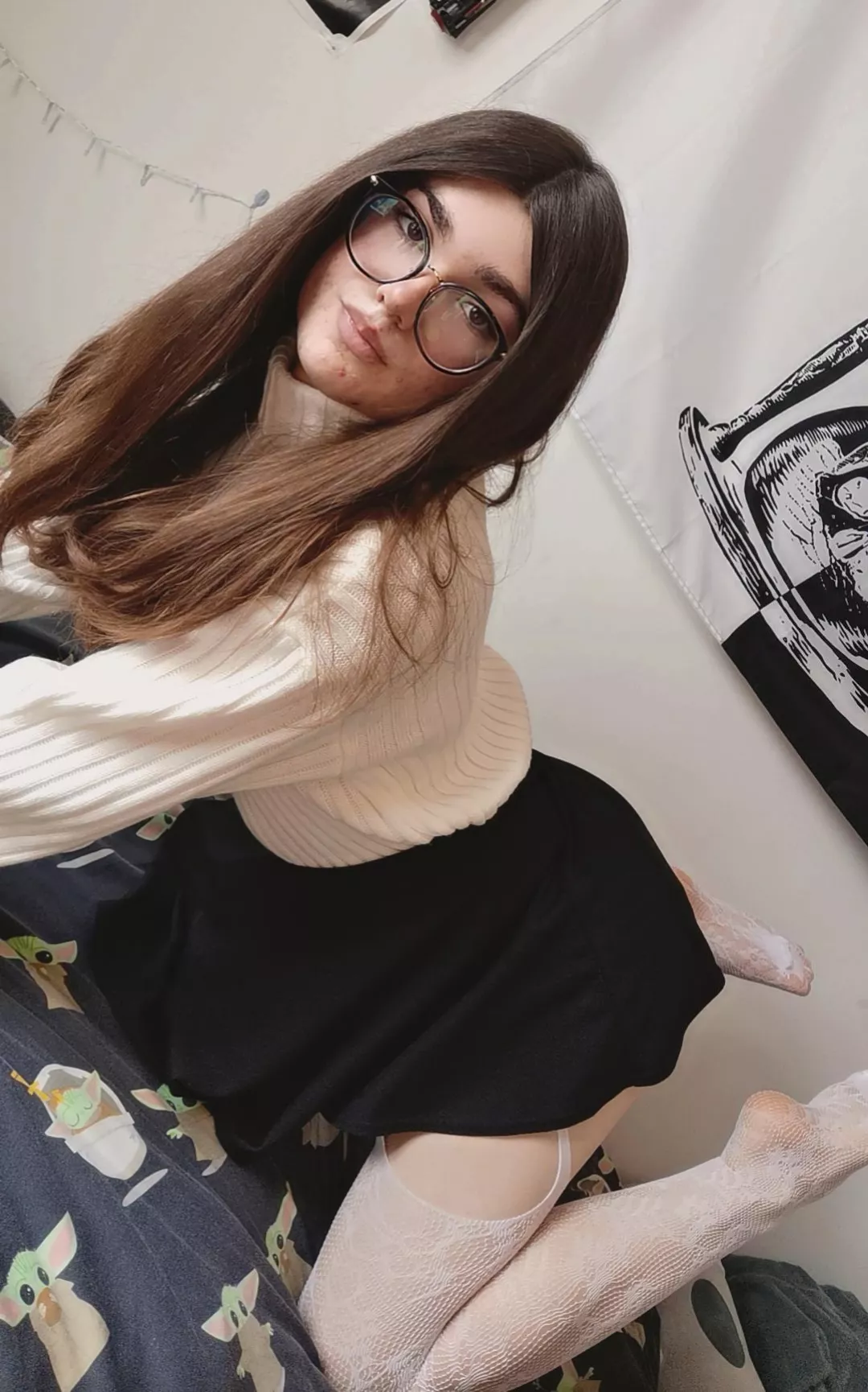 Rate this outfit out of 10? 🤍 posted by urprettykittyyy