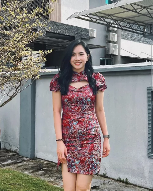 Red Qipao by fullnameqwertyu