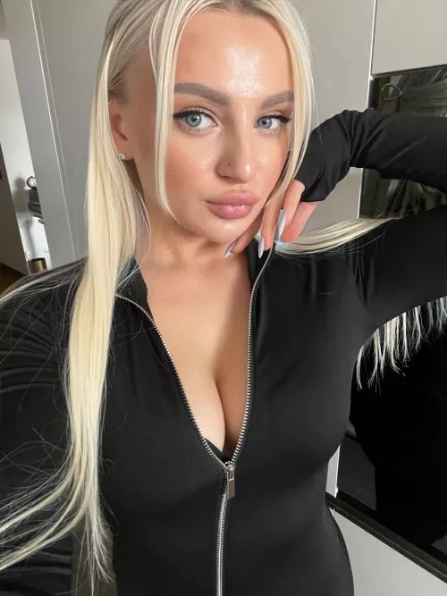 Should I unzip my Top?😝🍒 by JuliaAngelOF