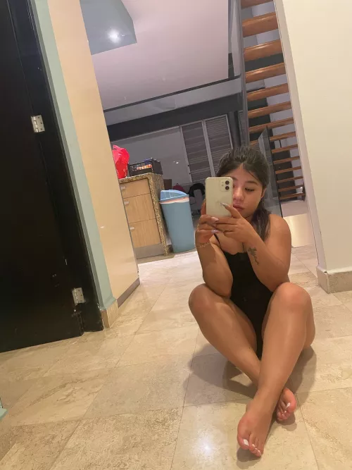 Sitting with just me, my phone, my mirror & r/ MirrorSelfie 😇 by Kiwipeelz