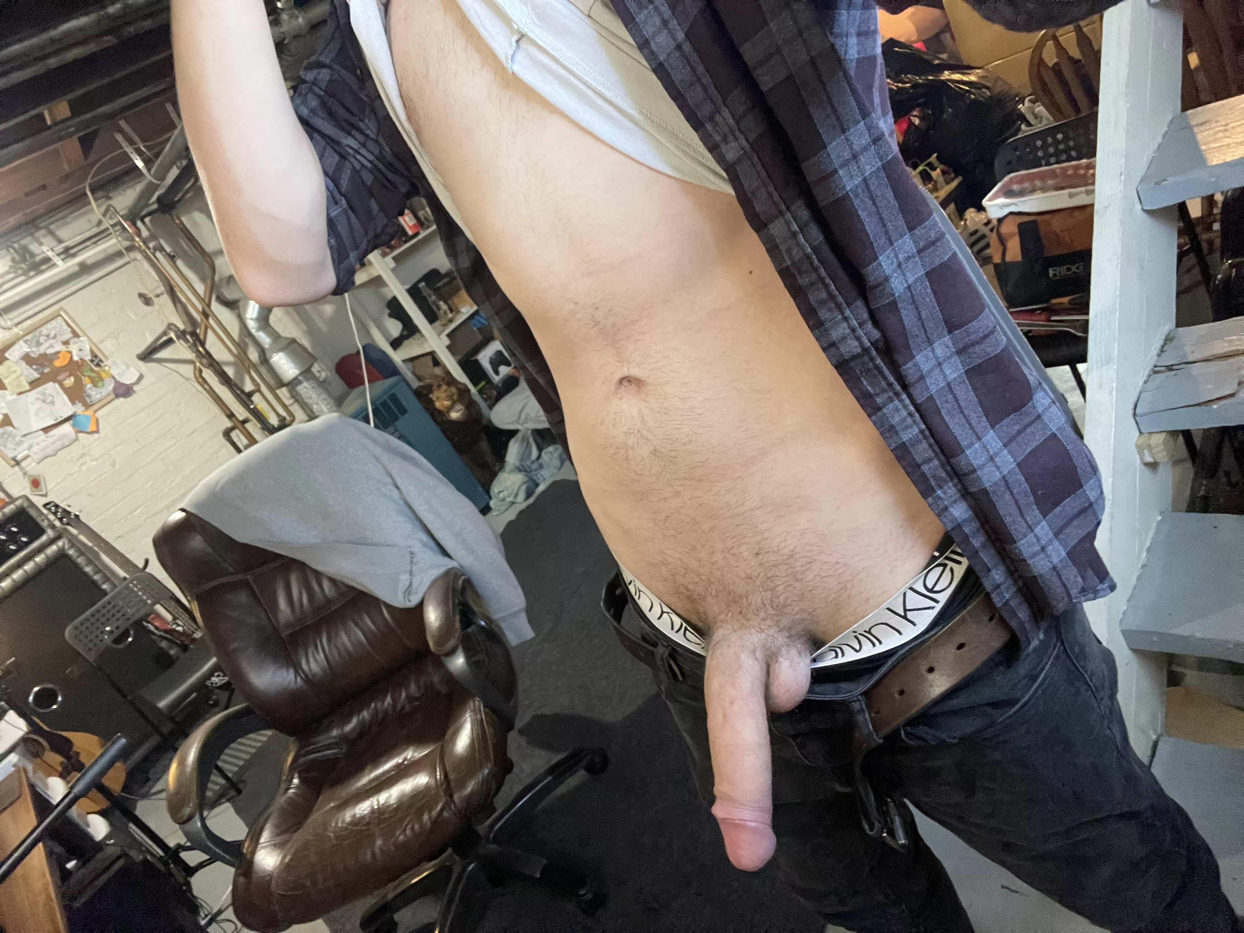 Someone DM me? (22) posted by RaspberryRemarkable6