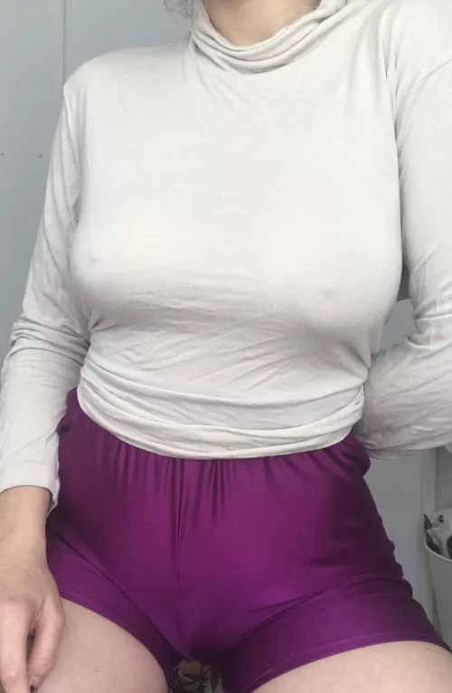 Sorry about my wrinkled clothes.. by ArtsyLilly