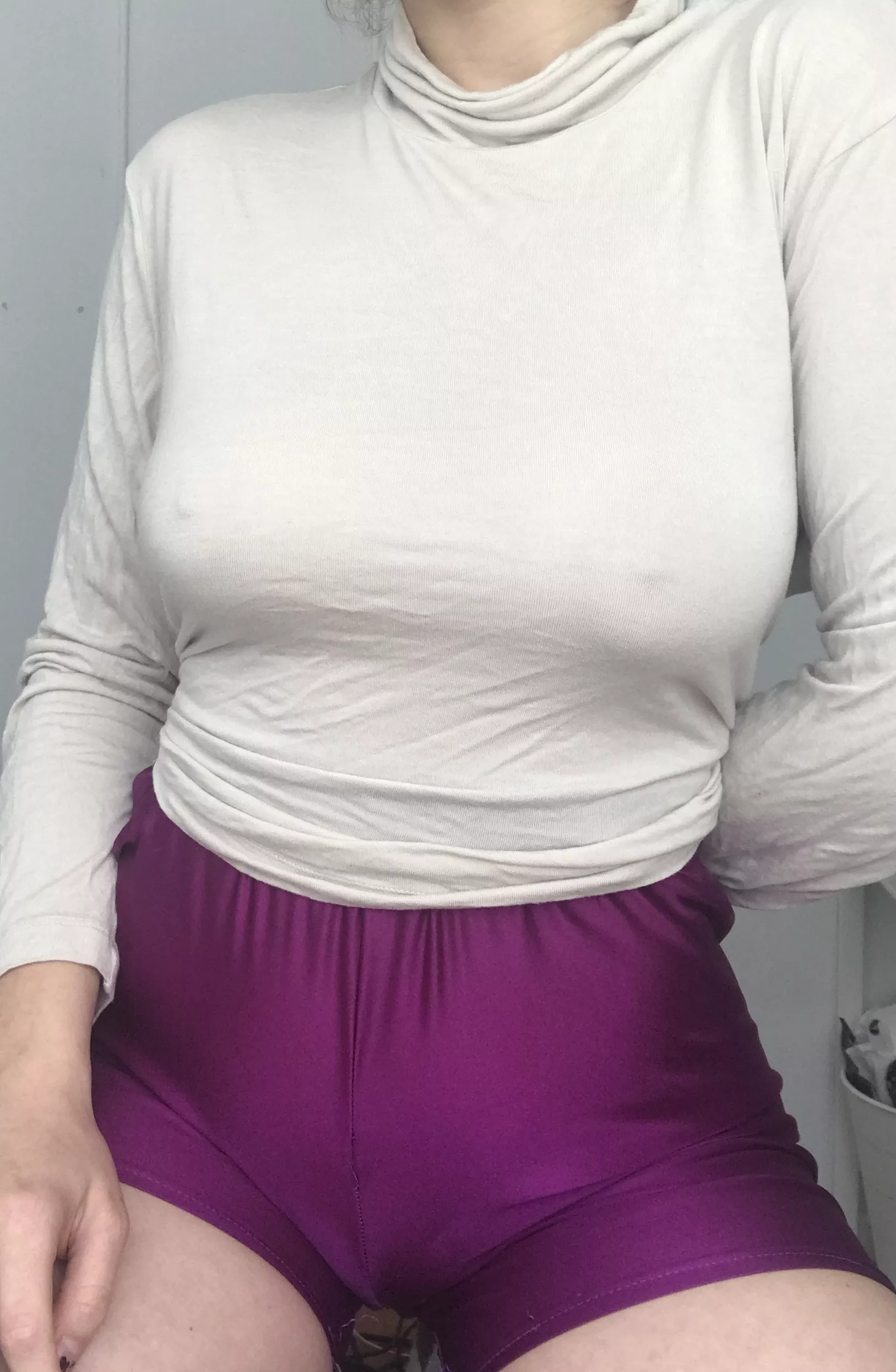 Sorry about my wrinkled clothes.. posted by ArtsyLilly