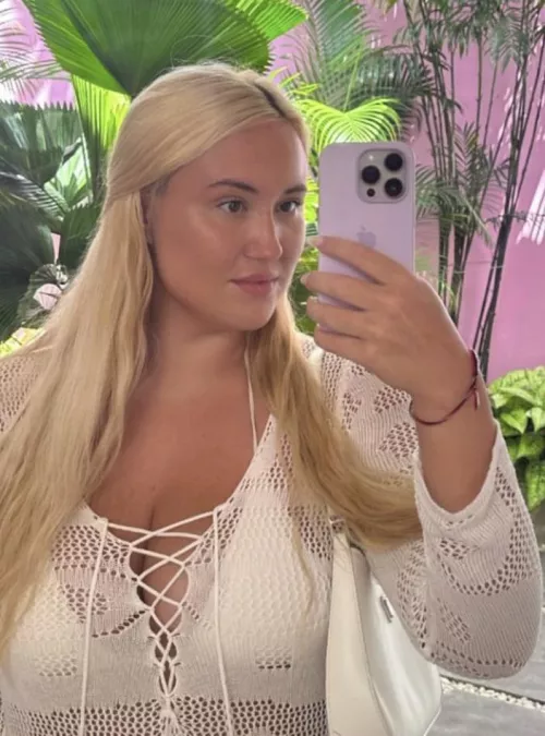 Stretching that beach cover to its limit by mr__E67