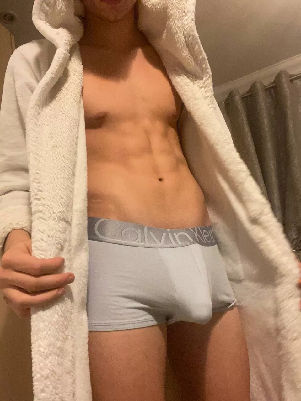 Wanna see my gigantic COCK? 🍆💦 posted by leo-brooks