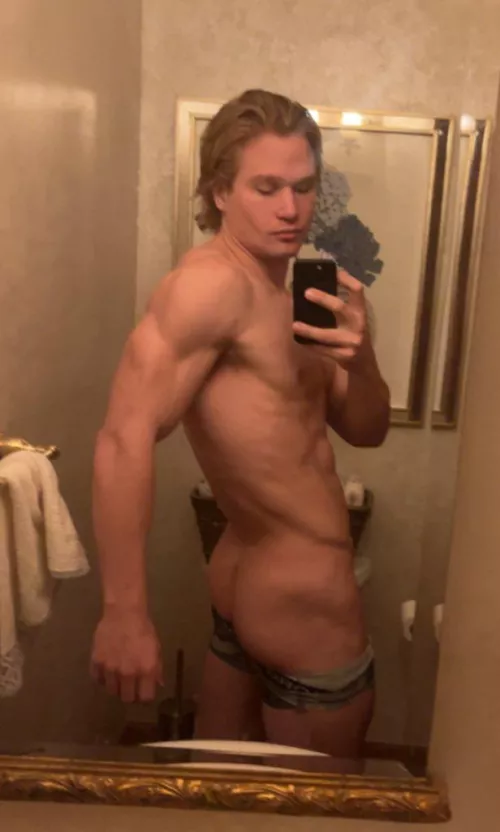 What’s up :) by a__healthy__cock