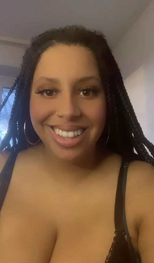 Would you rather I was naughty or nice?🤭 by Offhandverify967