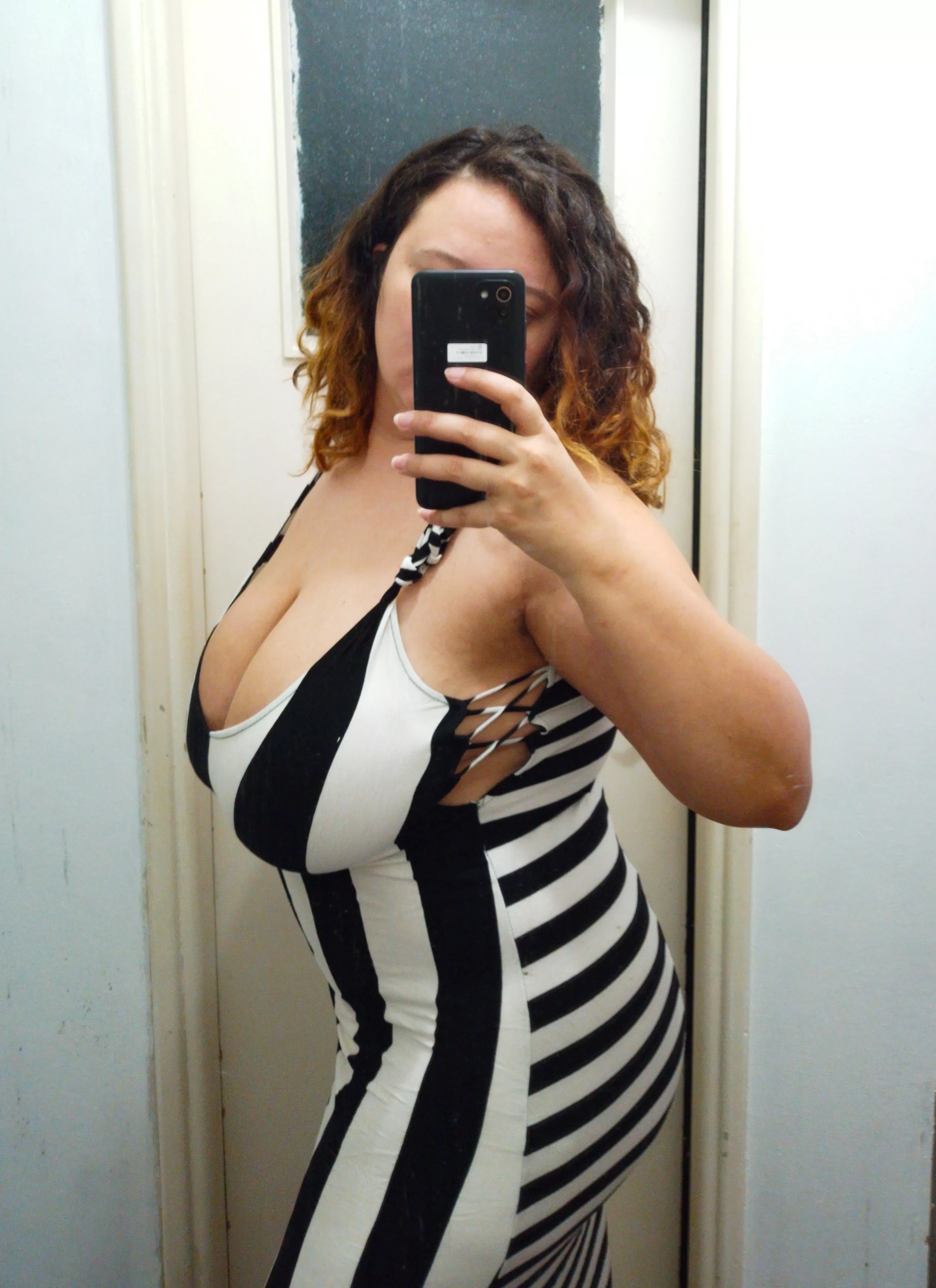 Would you take me out on a date? [F] posted by OptionParticular6437