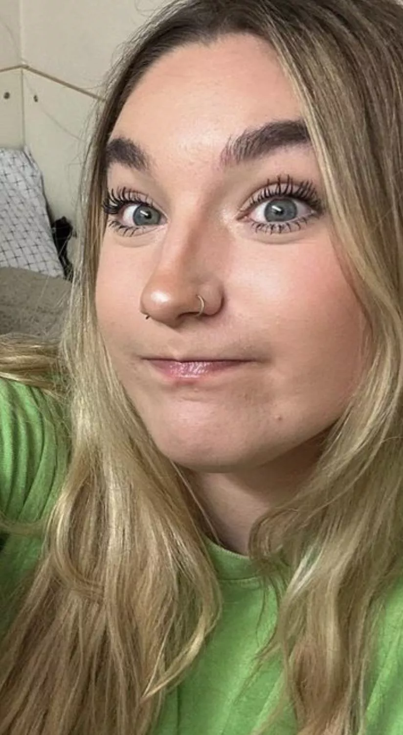 18 f looking to have some fun x posted by lickitandiride