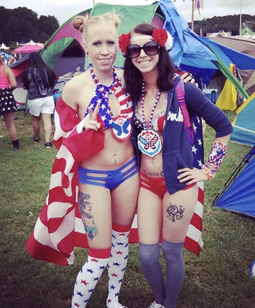 2 of the easiest things to do at a festival 🙃 by HeartGracie