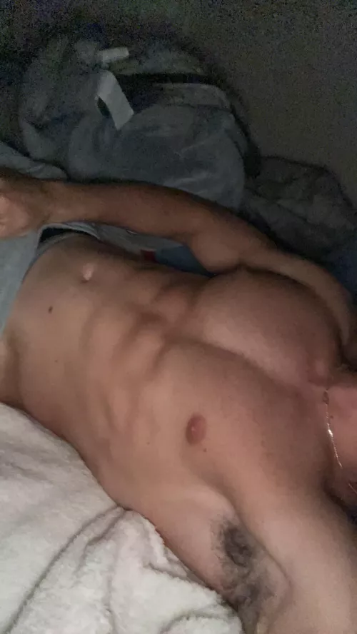 21 looking for chill hot guys @ryancampbell415 by Inside_External613