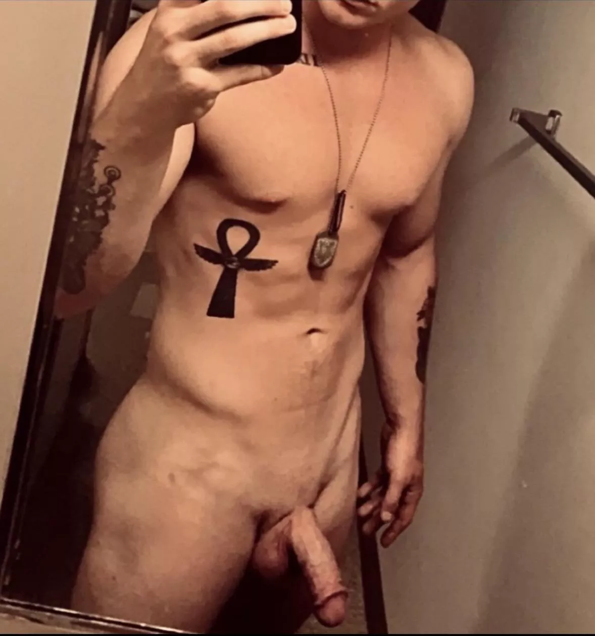 27M experienced bull .. can my girlfriend and I borrow your hotwife? posted by 19IX5