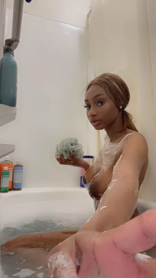 Bath time by Chibiu_Mochaa