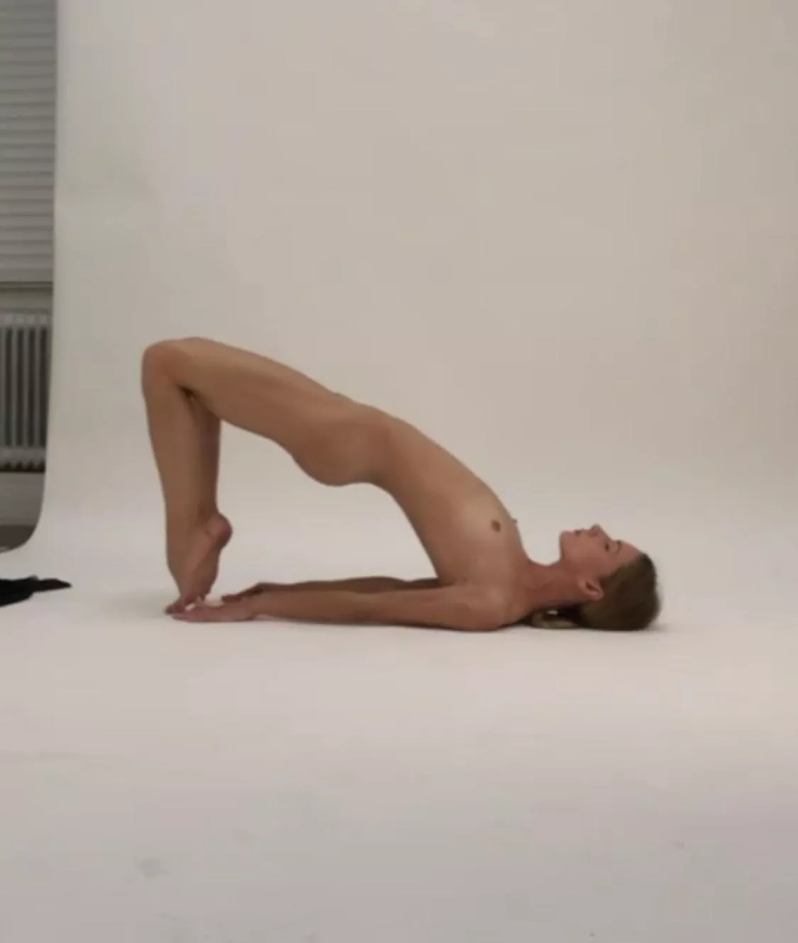 Behind the scenes of a photoshoot posted by LuciDeArgento