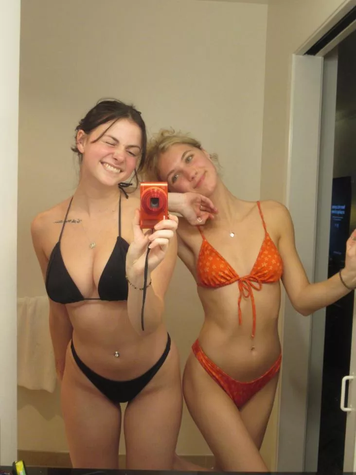 Brunette or Blonde? posted by HowardRatner420