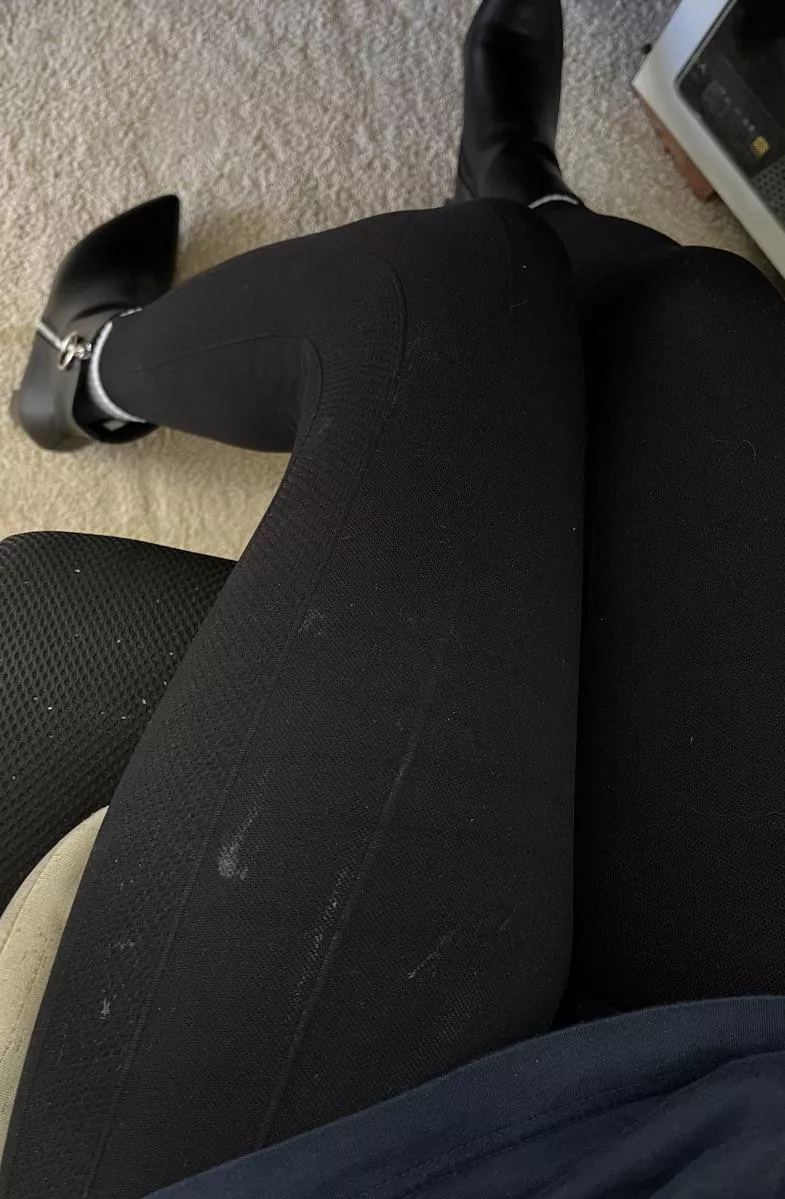 cum on my leggings at work posted by YukikazeCutIns