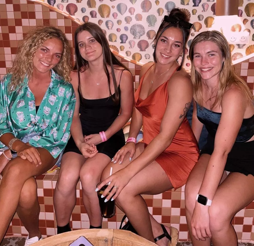 Different Looks.. posted by Flaminglin