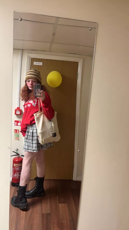 Do you like my outfit? Xx by smugglerino