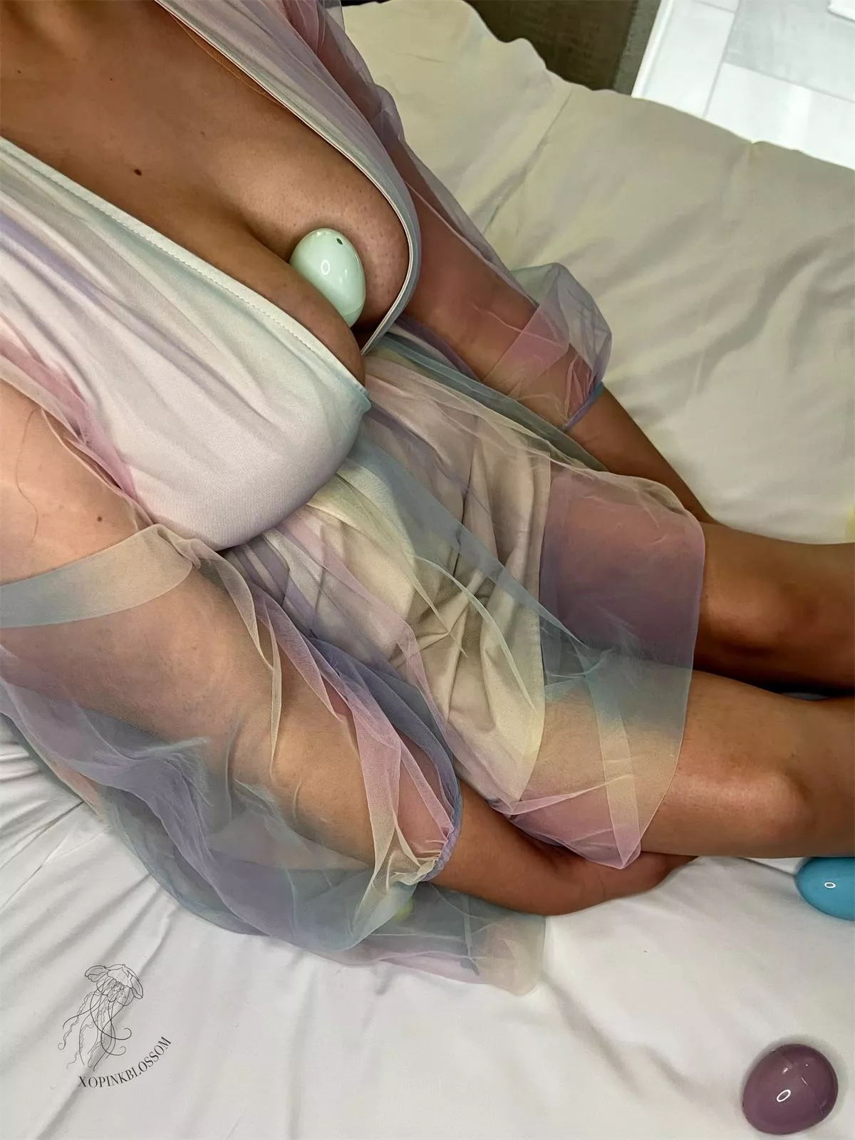 Easter Sunday cleavage posted by xopinkblossom