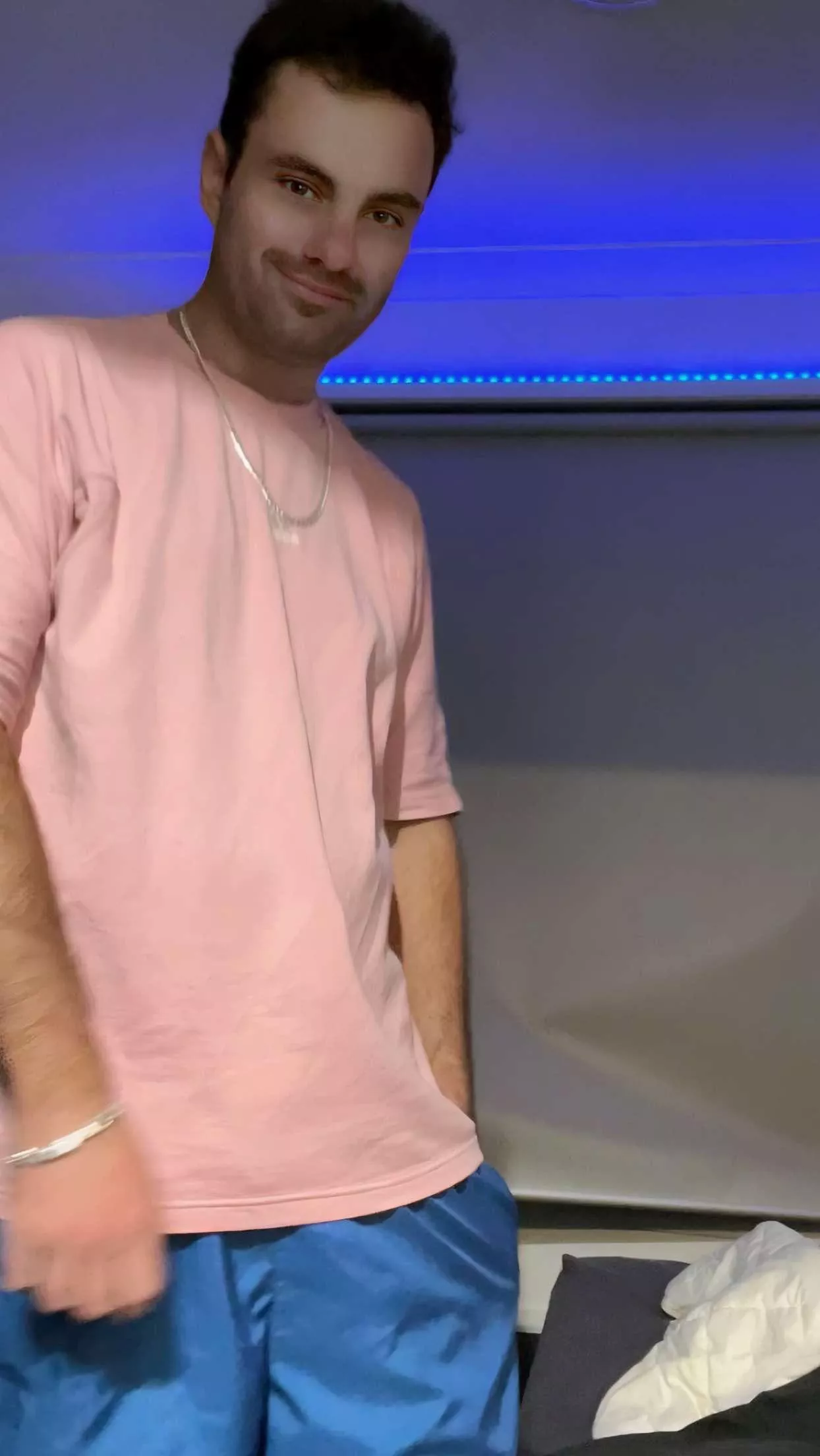 First Reddit Post - 0 Confidence? posted by giganticplanet