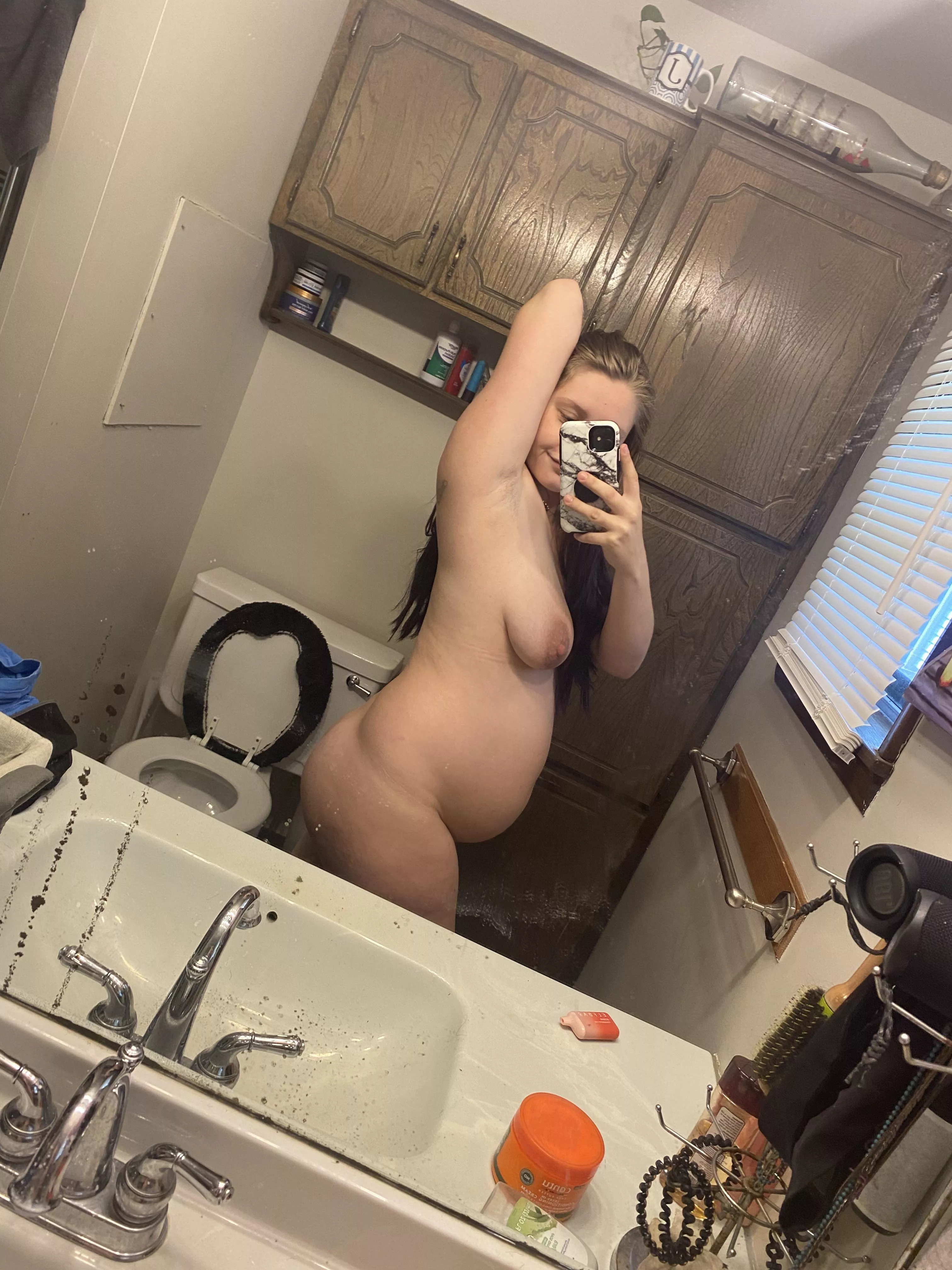 Hairy , pregnant and thick . Best mixture 😈 posted by Candycakes14