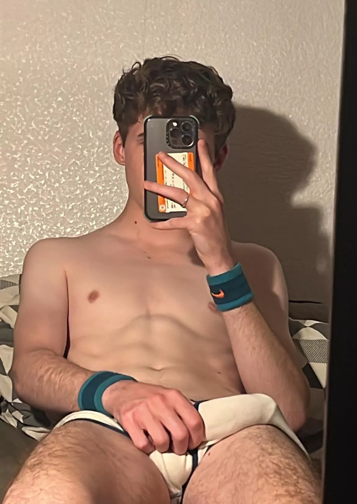 Hii🤠 posted by crxig_11