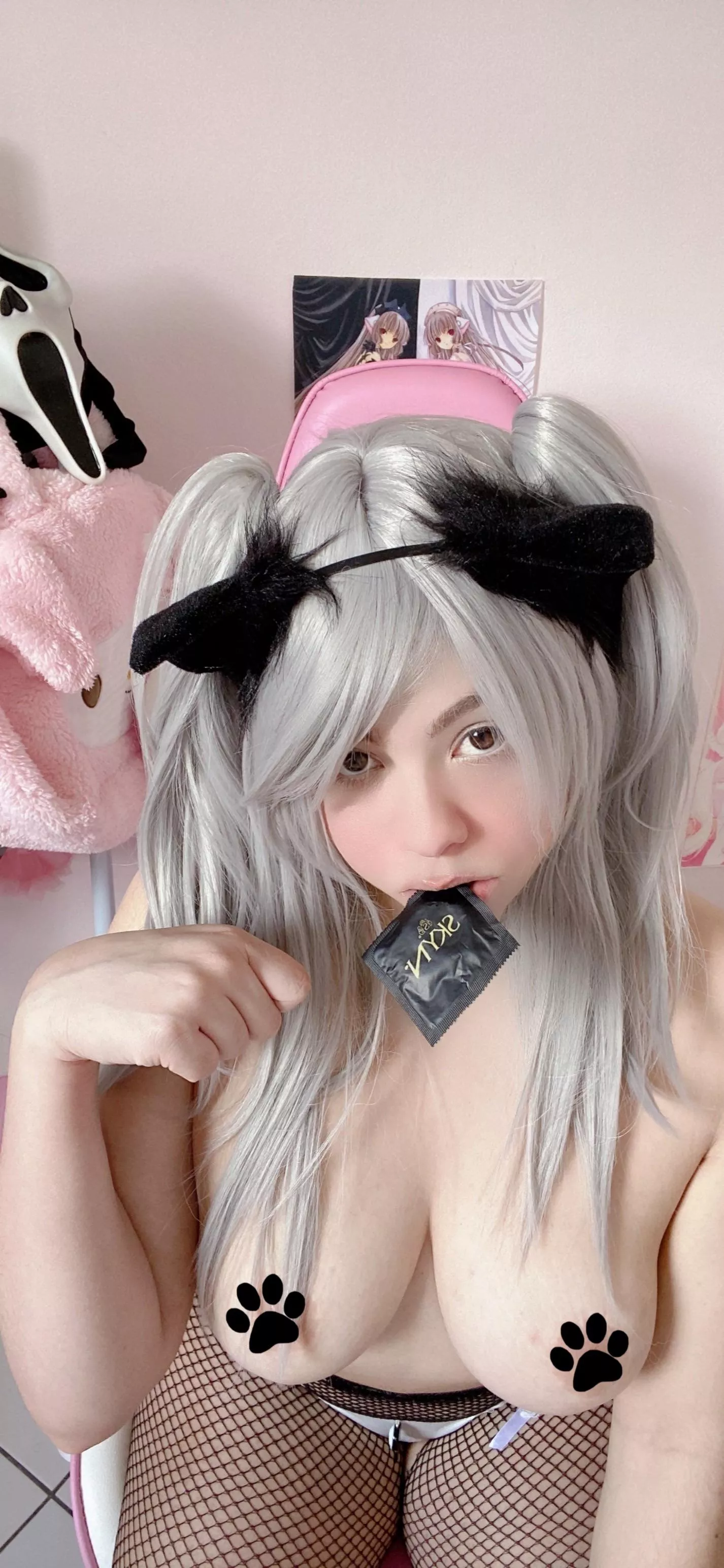 i can be your under the desk support if you want me to be posted by lobotomyprincess