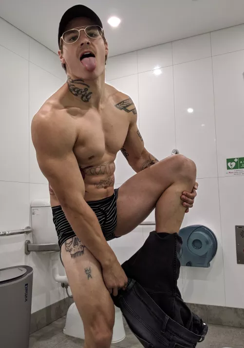 I love these stripes by alecnysten