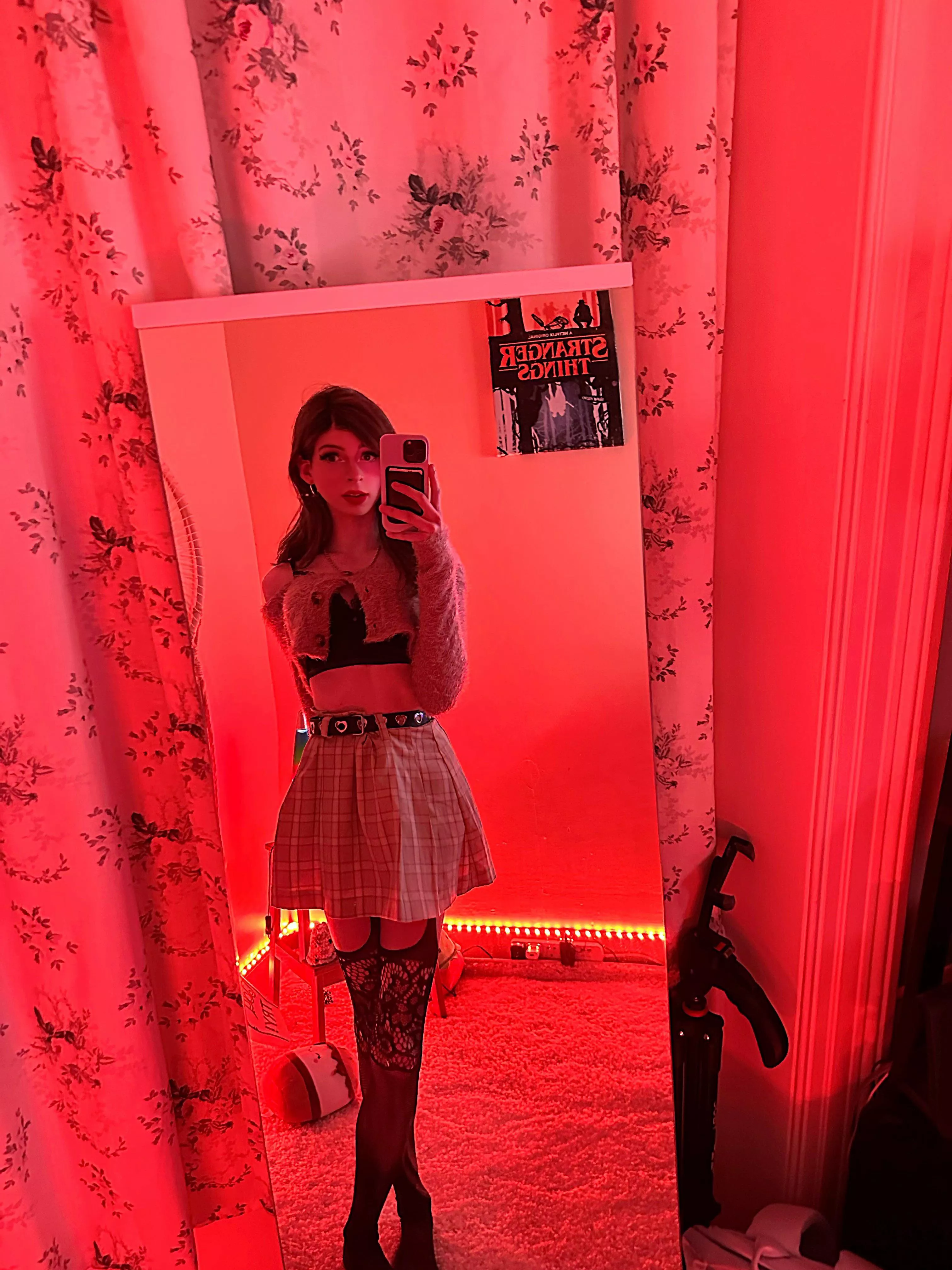 i love wearing feminine clothes i feel so good in them xx posted by Fr3ddi_