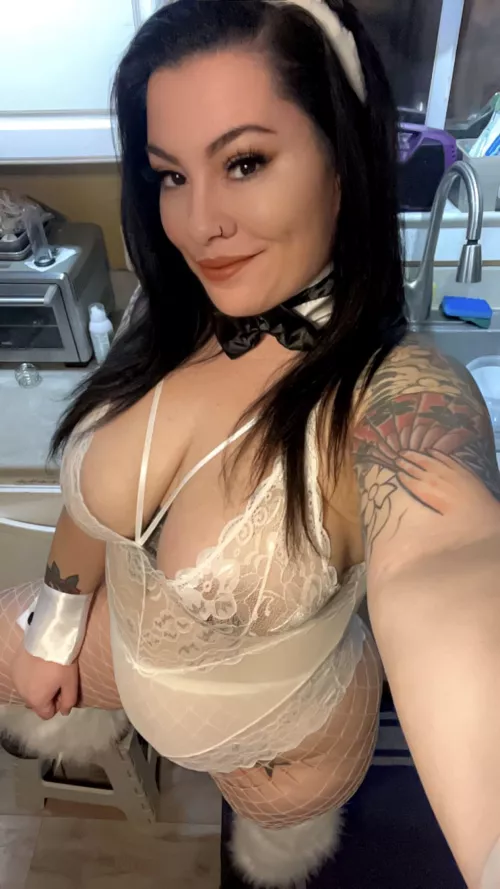 I need a nice thick carrot this Easter… by Cccuuunnntttsuela