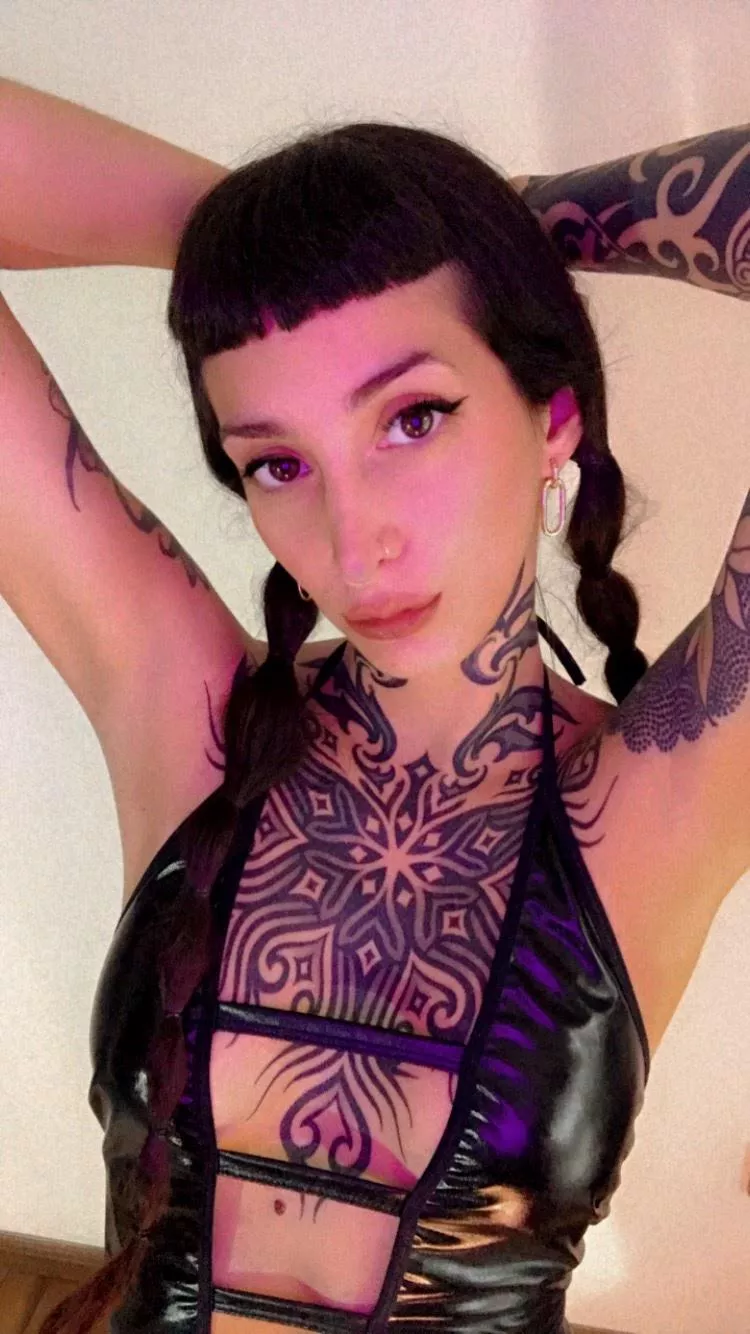 I'm going to tattoo my armpits, what do you think? posted by brunesca