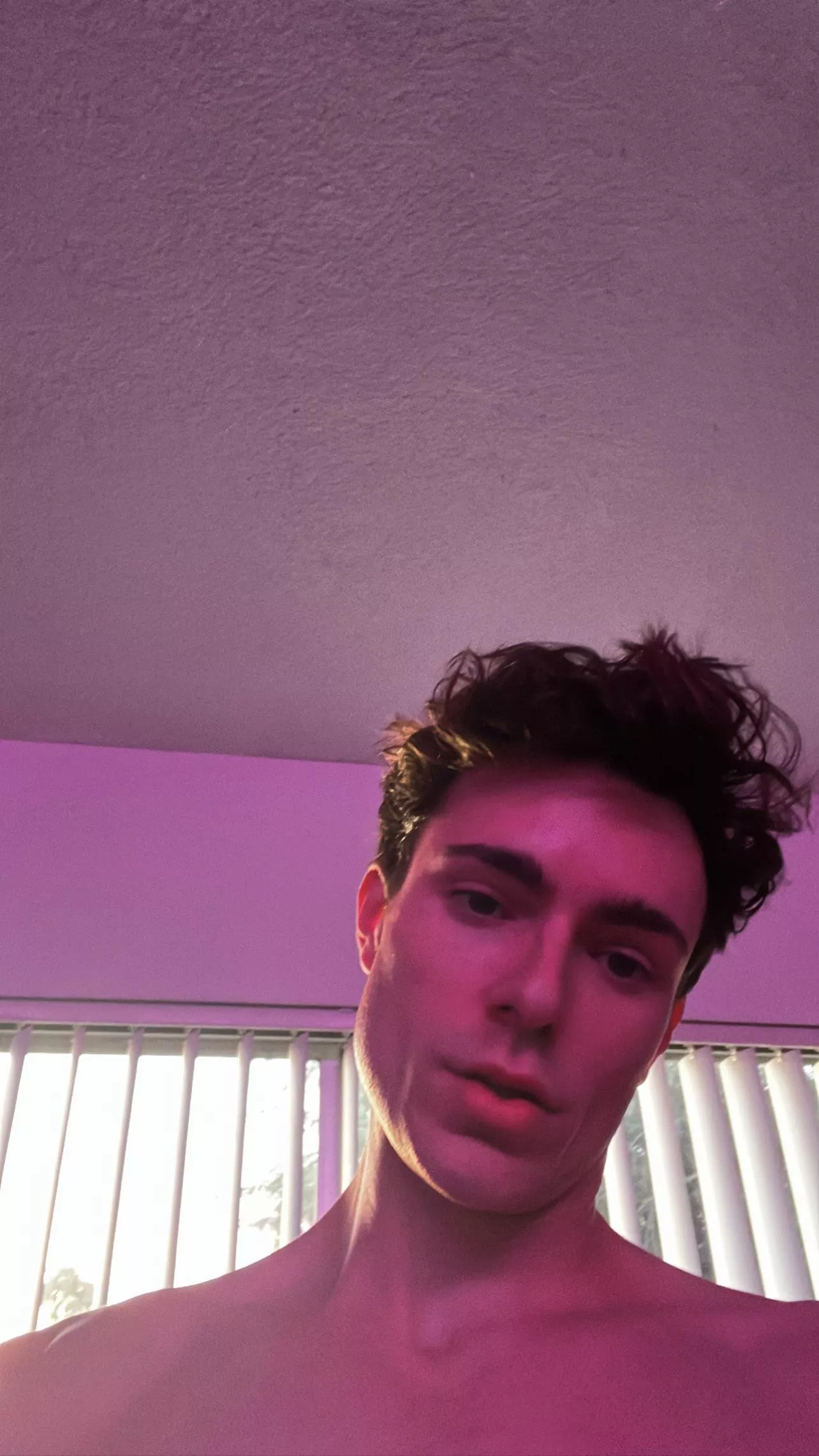 Little workout selfie 👽 posted by ThatSimYouKilled