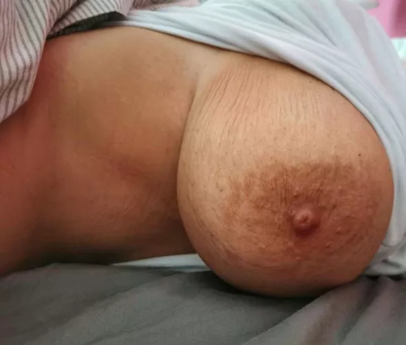 One sagging to the side by Due_Village_5999