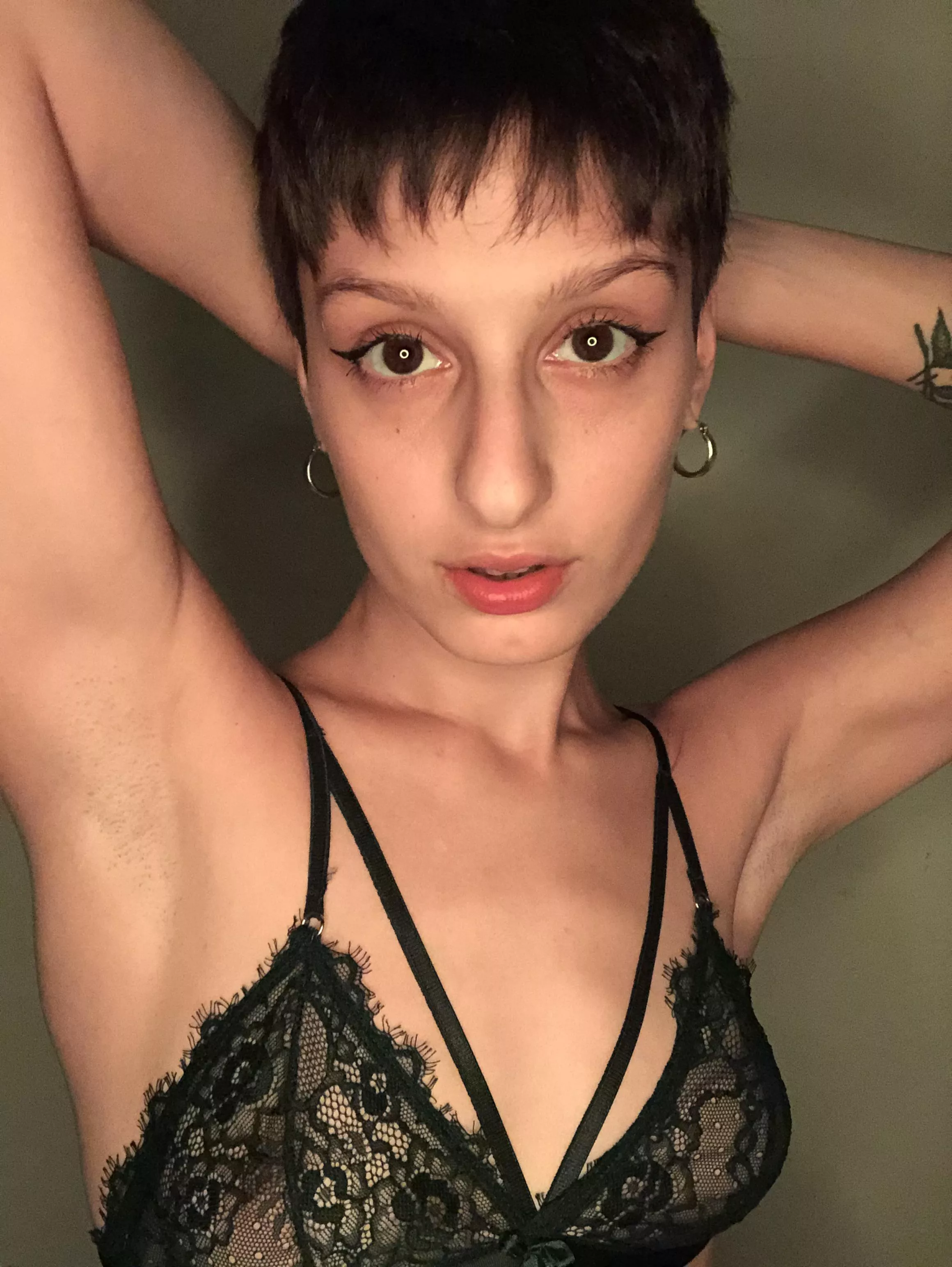 Saint armpits 🙏 posted by sexypotionn