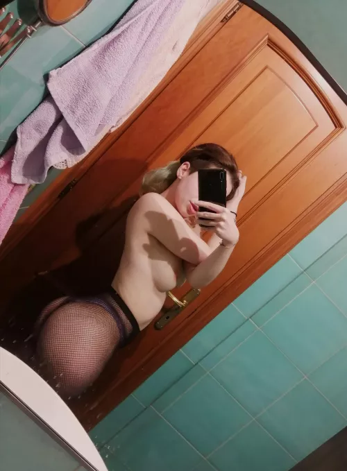 Someone's in need of booty? I got plenty 🖤 by -zena-