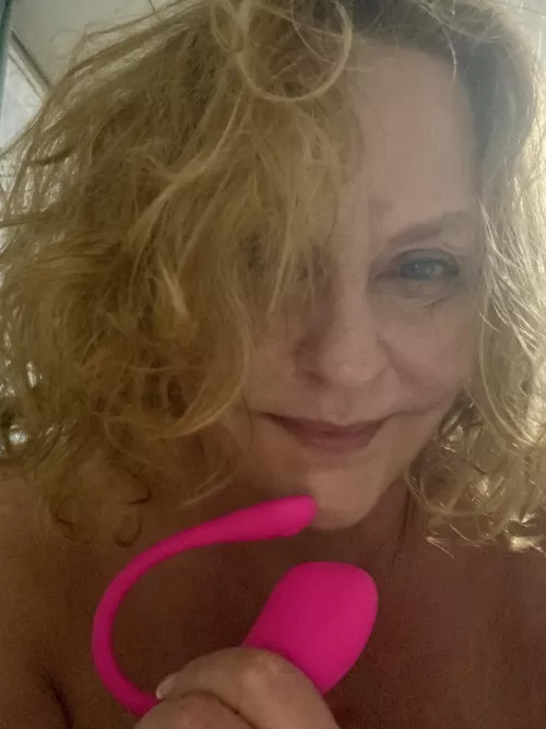 Teacher Tess Loves Remote Control! by Tesscooksfrench