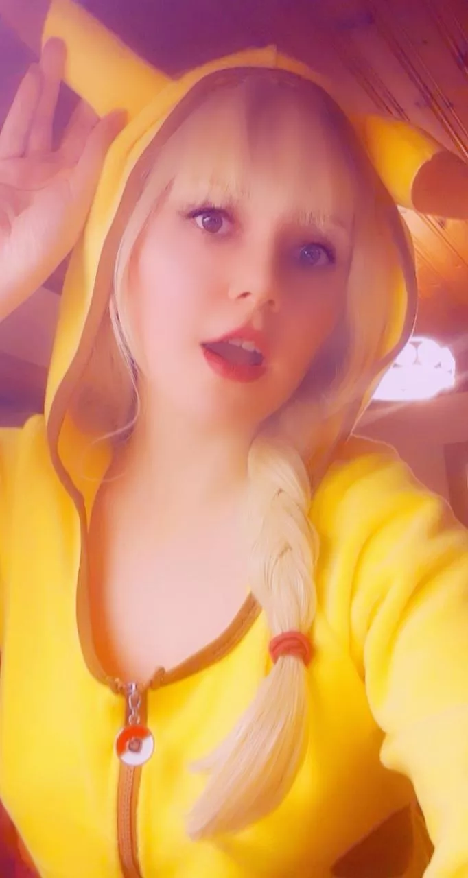 Upvote me to see a nude! posted by bigbootyisabella