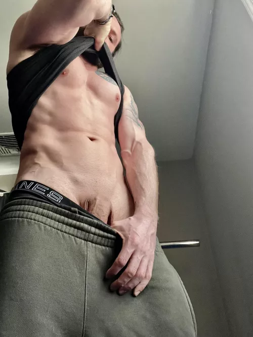 V for Victory by tatsandcuts22