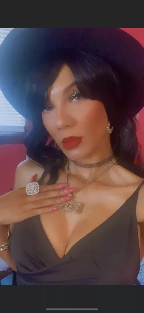 Where my pretty girls at 🤭 by neverleavemysisters