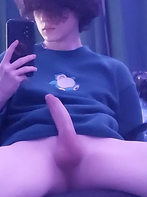 18, soo who's gonna jerk and cum w me? @malachitee19 by imaslutbi