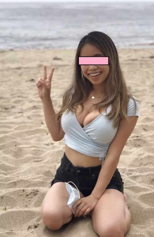 24F | GoneMild looking for a confidence boost. A friend once drunkenly told me he used to jack off to this picture from my IG. 😅 by sherryxoxo88