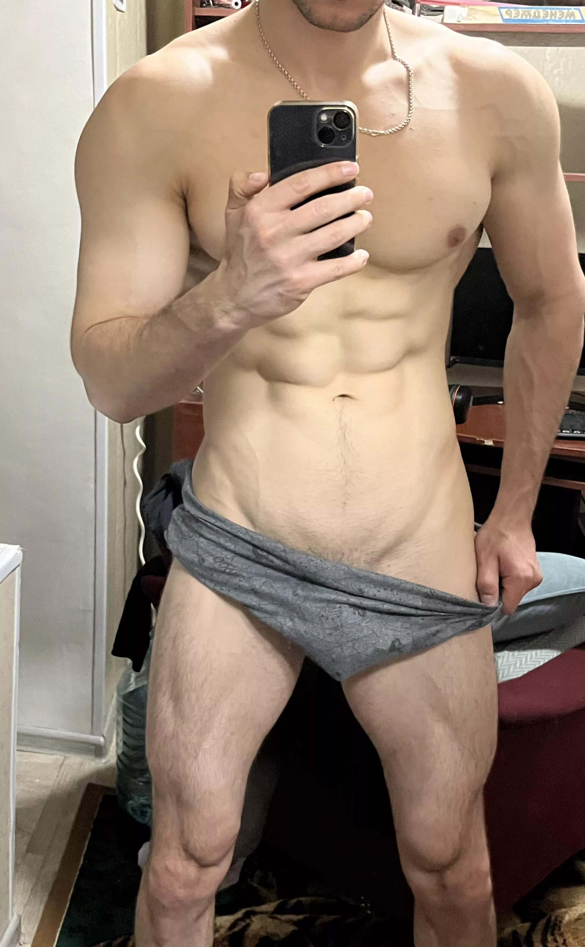 After leg day [m] posted by Itchy-Possibility449