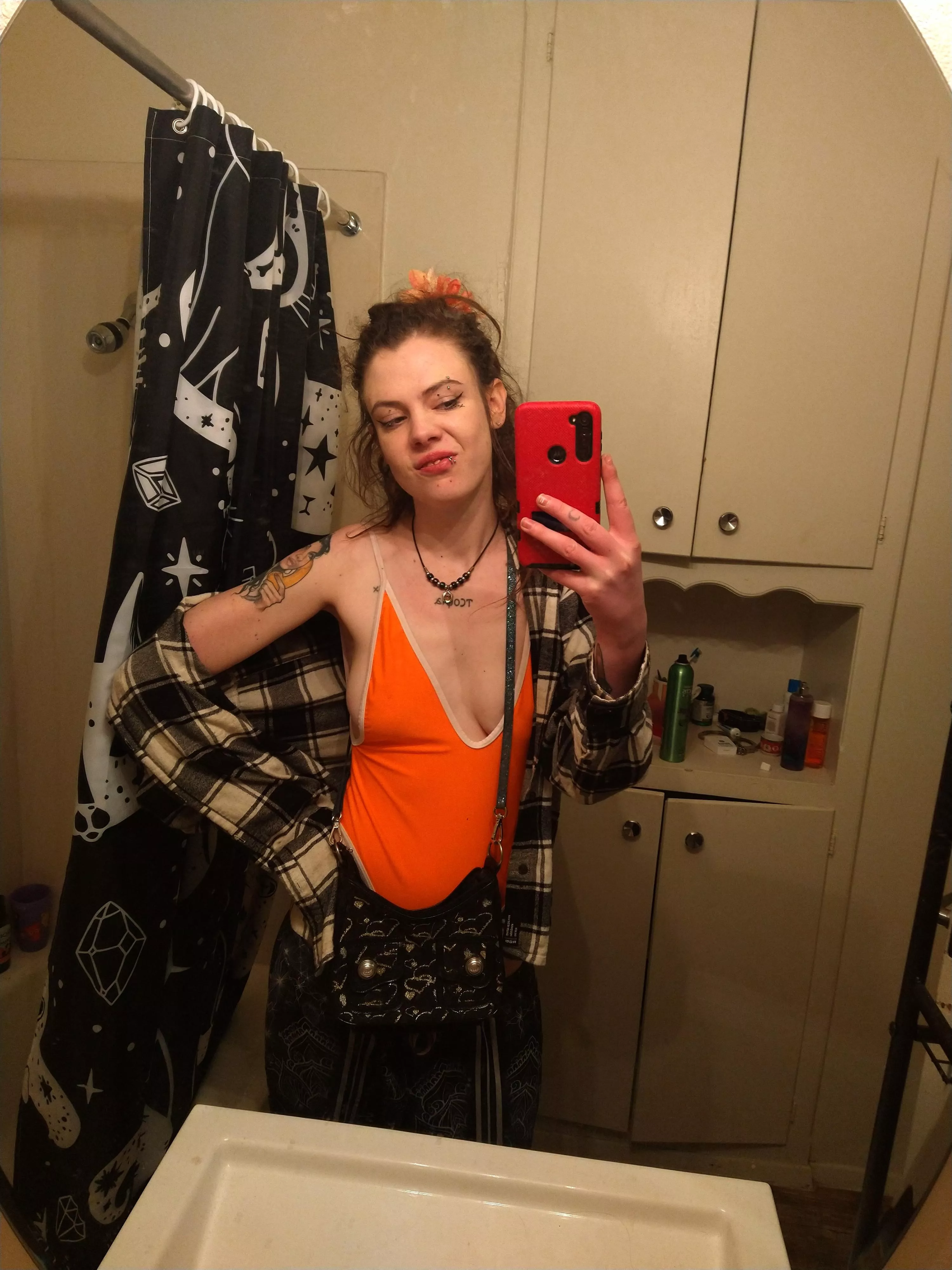 After *such* a long day dealing with your boring ass family, those eggs must be getting pretty swollen.. Mommy can fix that. 🥚🥚🥵 posted by GoddessOpheliaJones